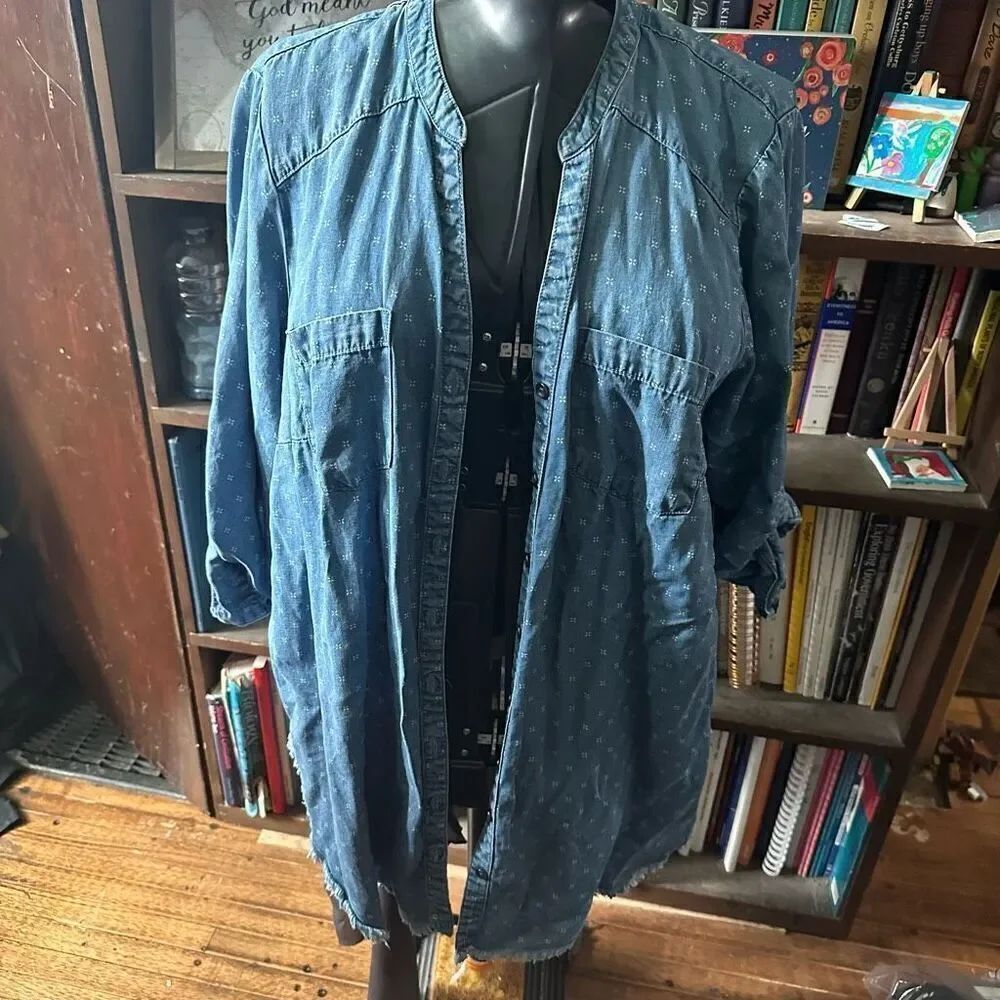 Torrid denim white polka dot raw hem 2x button down shirt